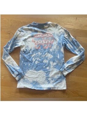 ivory ella Light Blue & White Tie-Dye Long Sleeve Tee Pink Elephant Medium M
